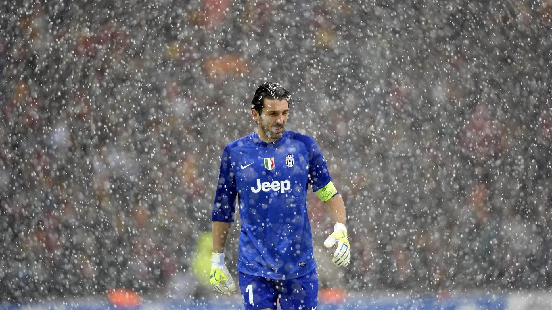 开云体育中国-绿茵豪门对决与球场新势力崛起，竞技体育的冰与火之歌